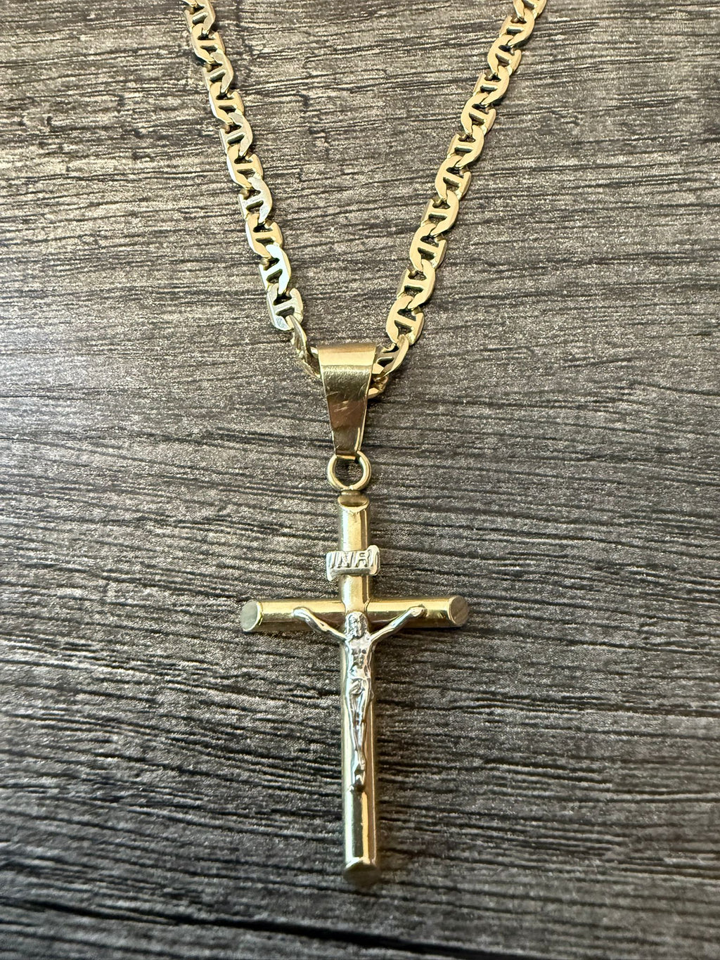 McAllen Jewelers 10K YELLOW GOLD  CROSS PENDANT AND CHAIN