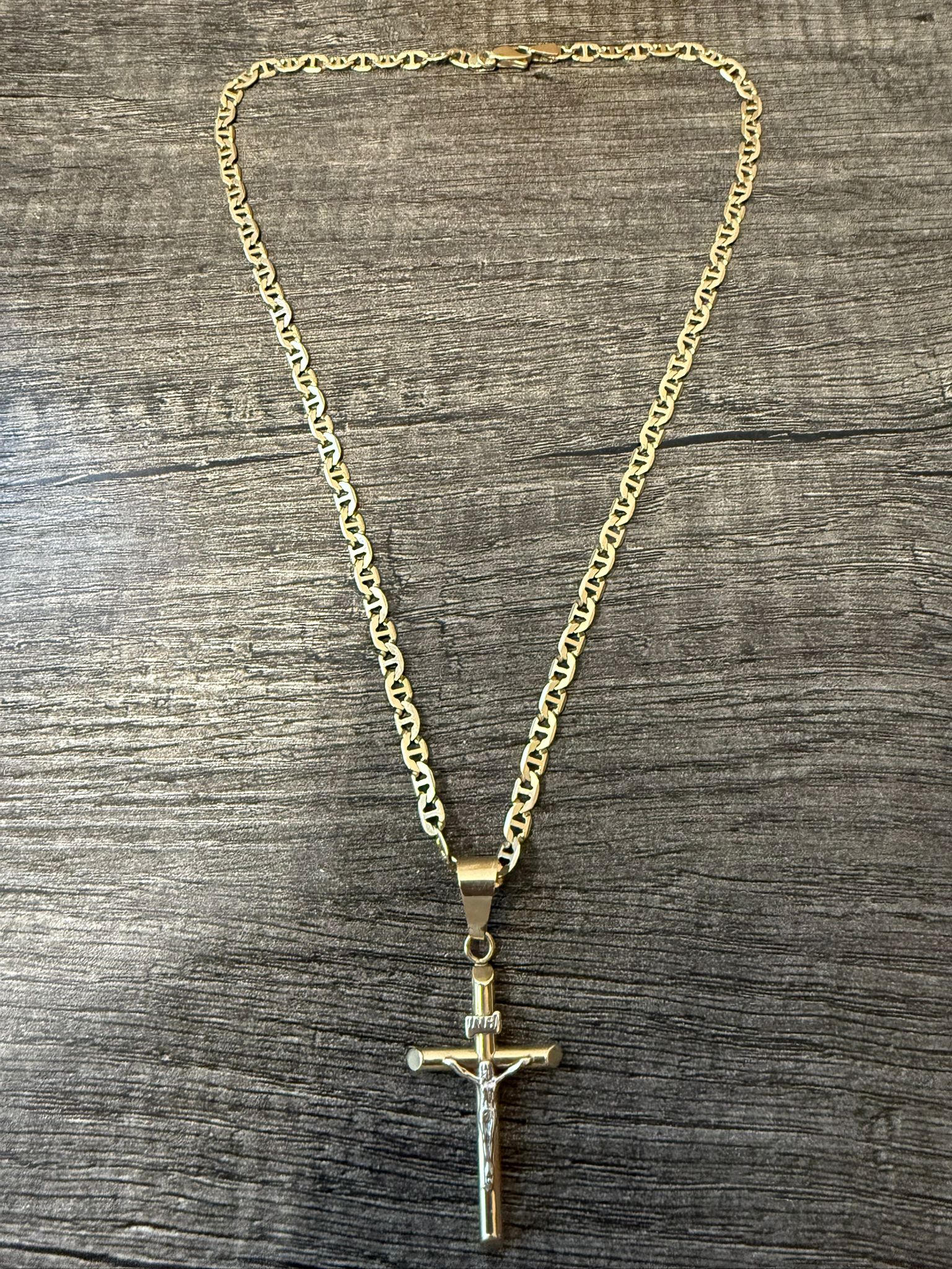 McAllen Jewelers 10K YELLOW GOLD  CROSS PENDANT AND CHAIN