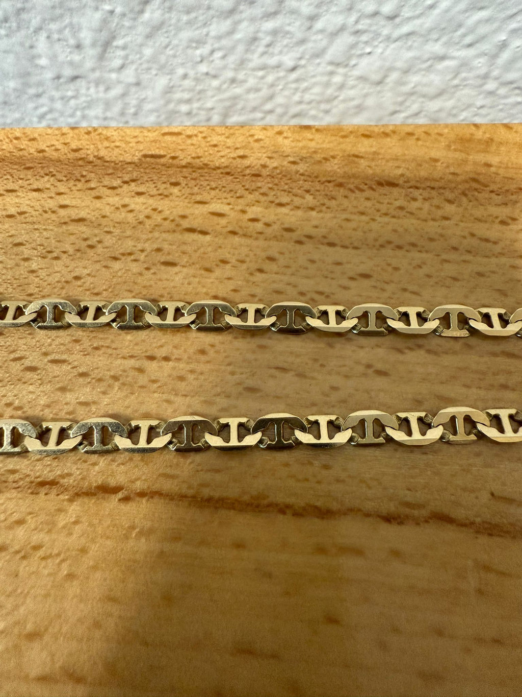 McAllen Jewelers 10K YELLOW GOLD  CROSS PENDANT AND CHAIN